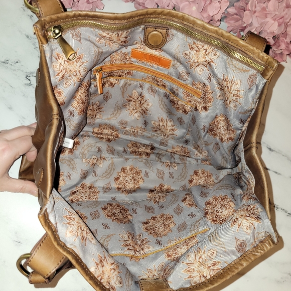 HOBO Versatile Tofee Colored Leather Shoulder Bag - Picture 3 of 10